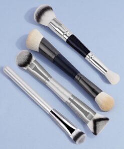Lot de 4 pinceaux de maquillage ultra doux, denses qui n'absorbent pas la poudre, convient pour fond de teint, blush, anti-cernes, contouring, estompage pour débutants (noir et argent)