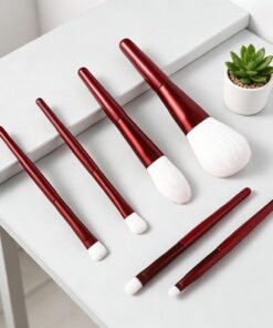 Lot de 6 pinceaux de maquillage synthétiques avec poignées rouges bordeaux pour poudre, blush, fard à paupières, sourcils, outils cosmétiques portables pour le rangement de coiffeuse, utilisation