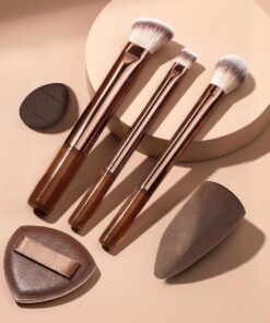 Lot de 6 pinceaux de maquillage avec base et 3 pinceaux biseautés pour fond de teint, anti-cernes avec mélangeur triangulaire et mini houppettes en velours pour fond de teint crème liquide (marron)